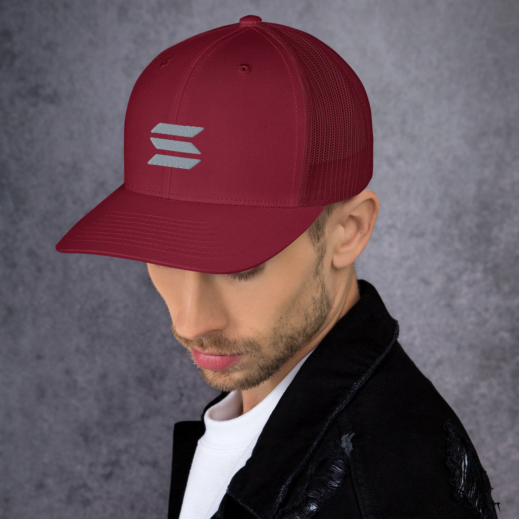 SOLANA (SOL) LOGO TRUCKER HAT